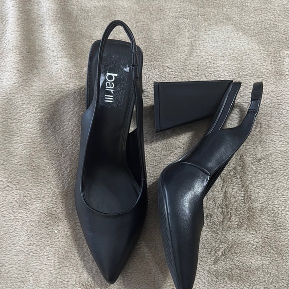 Bar III NWOB Black Sling Back Triangle Block Heels - Picture 2 of 8